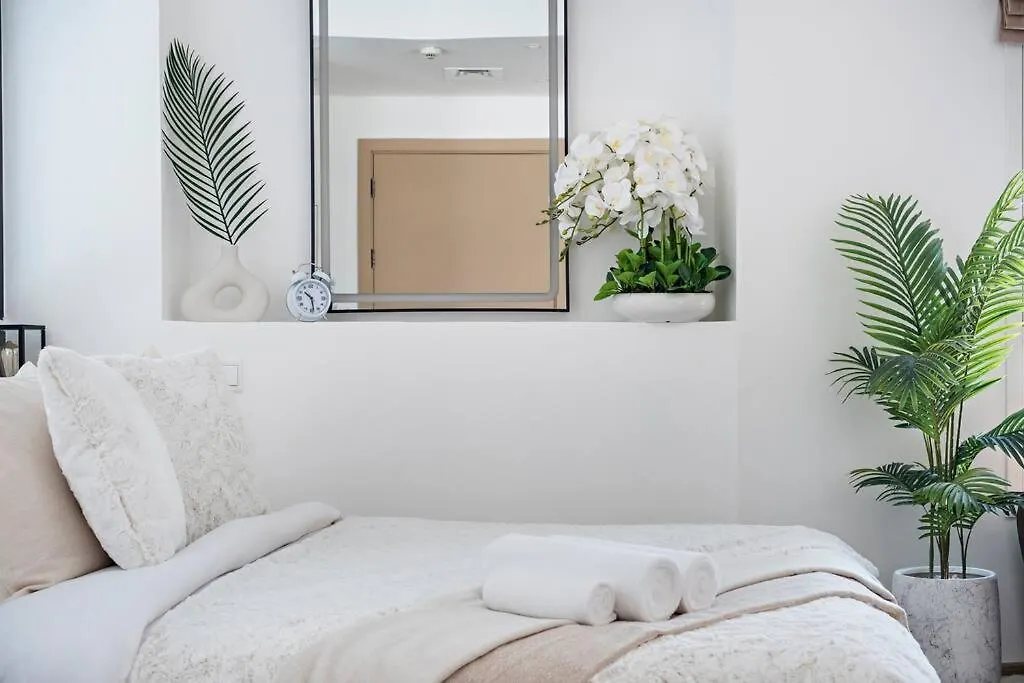 Apartment Chic Studio With A Bath Tub, Pool & Gym Near Golf Club