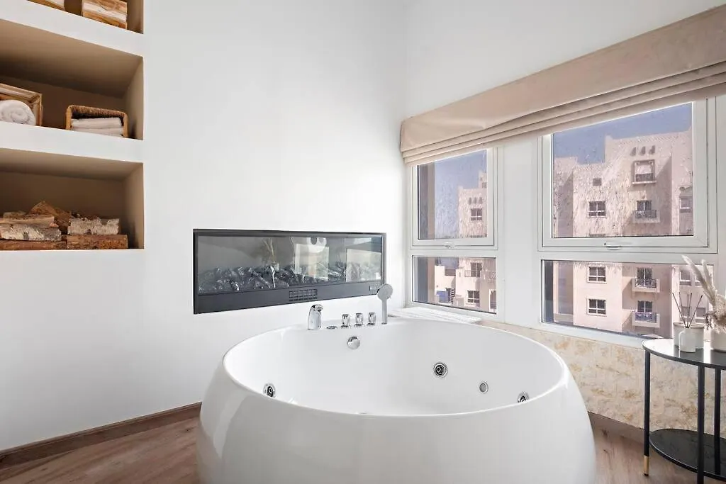 Chic Studio With A Bath Tub, Pool & Gym Near Golf Club 0*, Dubai United Arab Emirates