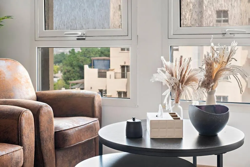 Chic Studio With A Bath Tub, Pool & Gym Near Golf Club Apartment
